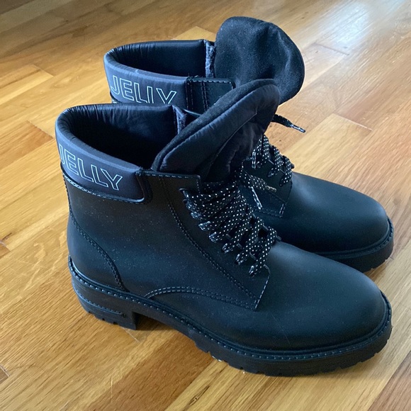 Lemon Jelly rain boots - Picture 1 of 4